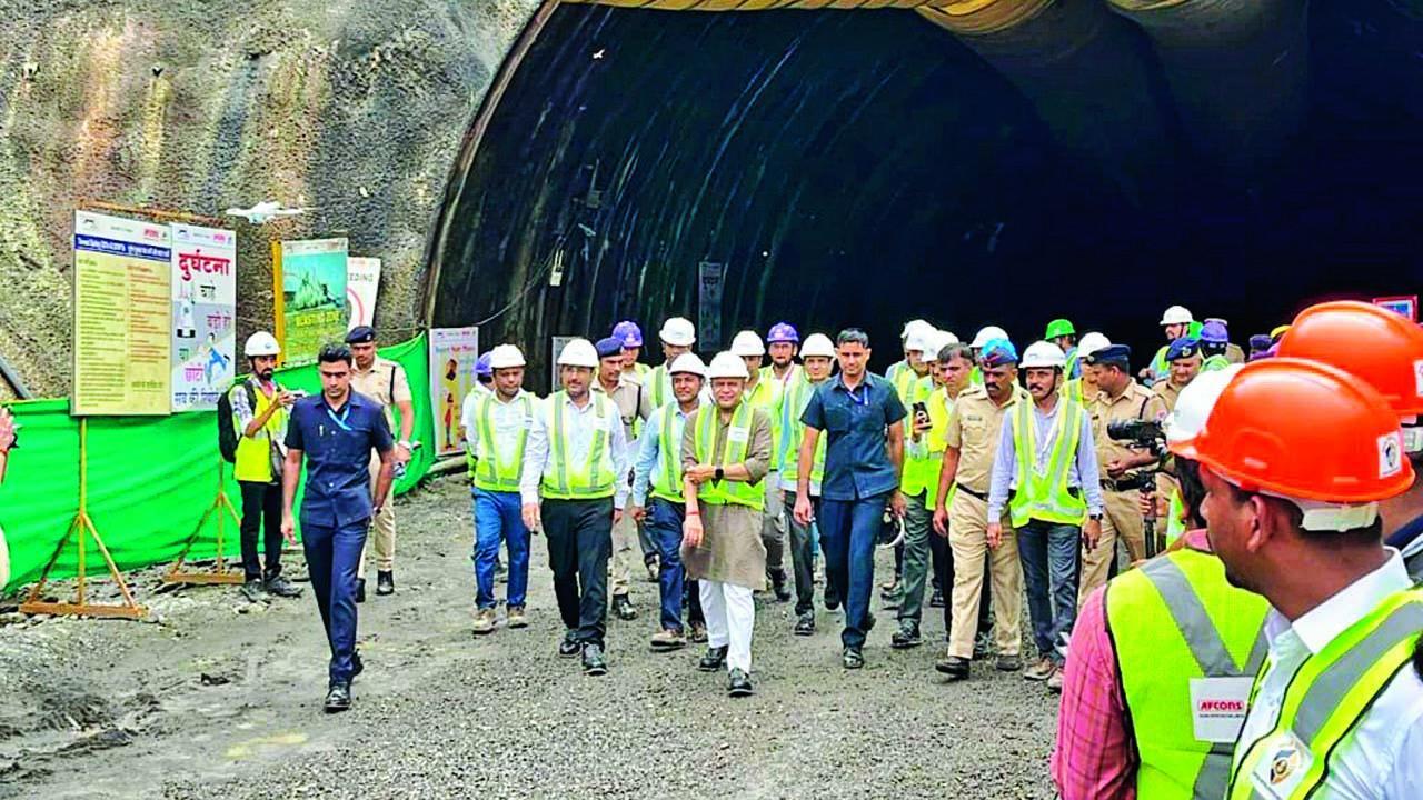 ગઈ કાલે બુલેટ ટ્રેન માટેની શિળફાટા-ઘણસોલી વચ્ચેની ટનલનું કામ રેલવેપ્રધાન અશ્વિની વૈષ્ણવની હાજરીમાં પૂરું થયું હતું.